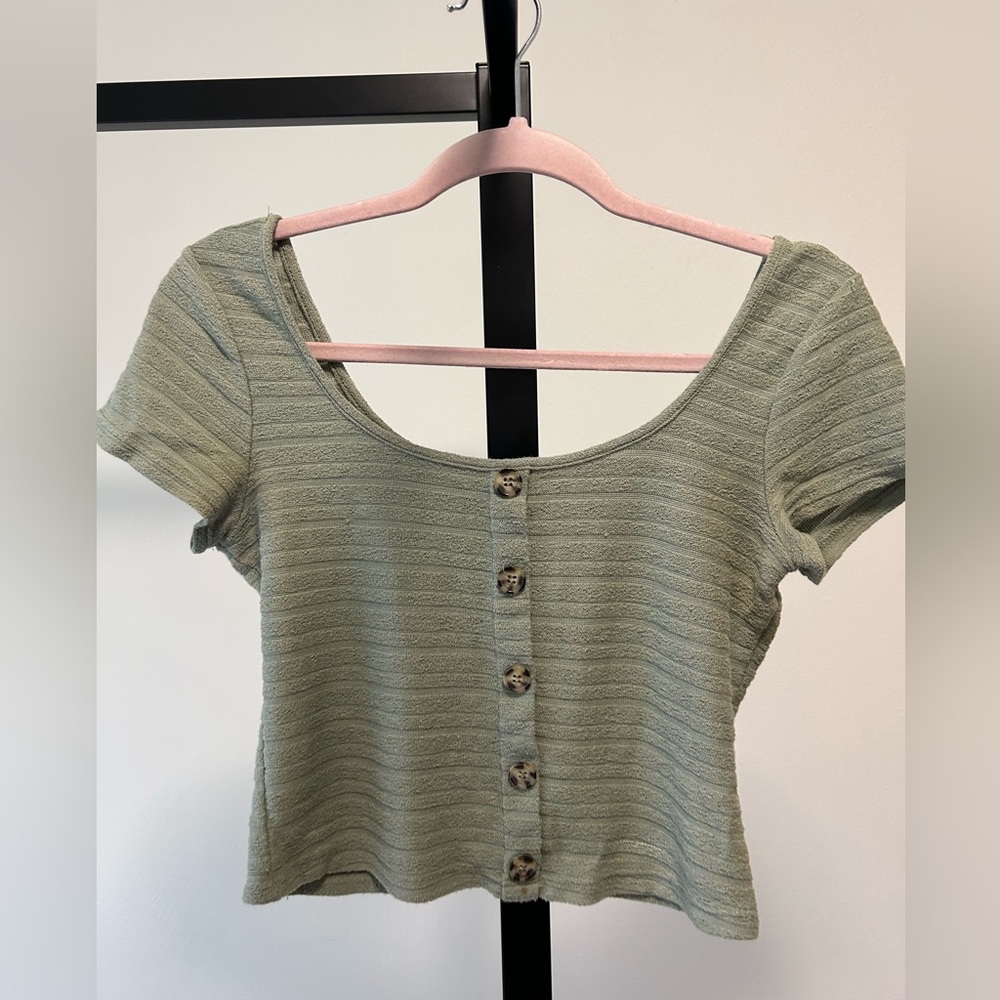 Green mini short sleeve top with buttons